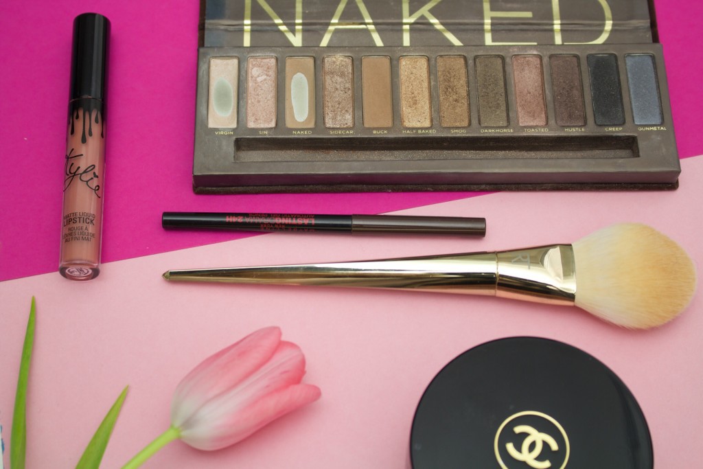 Make-up Look für den Frühling mit der Trendfarbe 2016 Rose Quartz Bild 3: die verwendeten Produkte im Detail: Chanel, Urban Decay, Maybelline, Real Technique, Kylie Lipkit Candy K