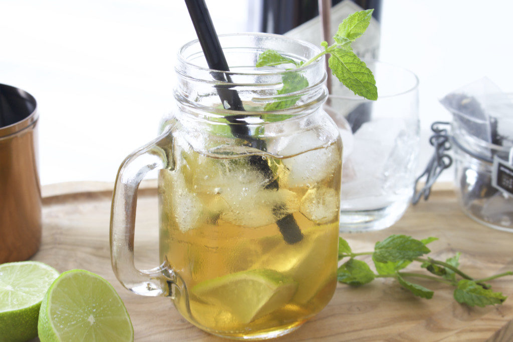 Rezept: Earl Grey Tee Cocktail mit Minze, Gin, Limette und Honig - erfrischend für den Sommer Bild 3