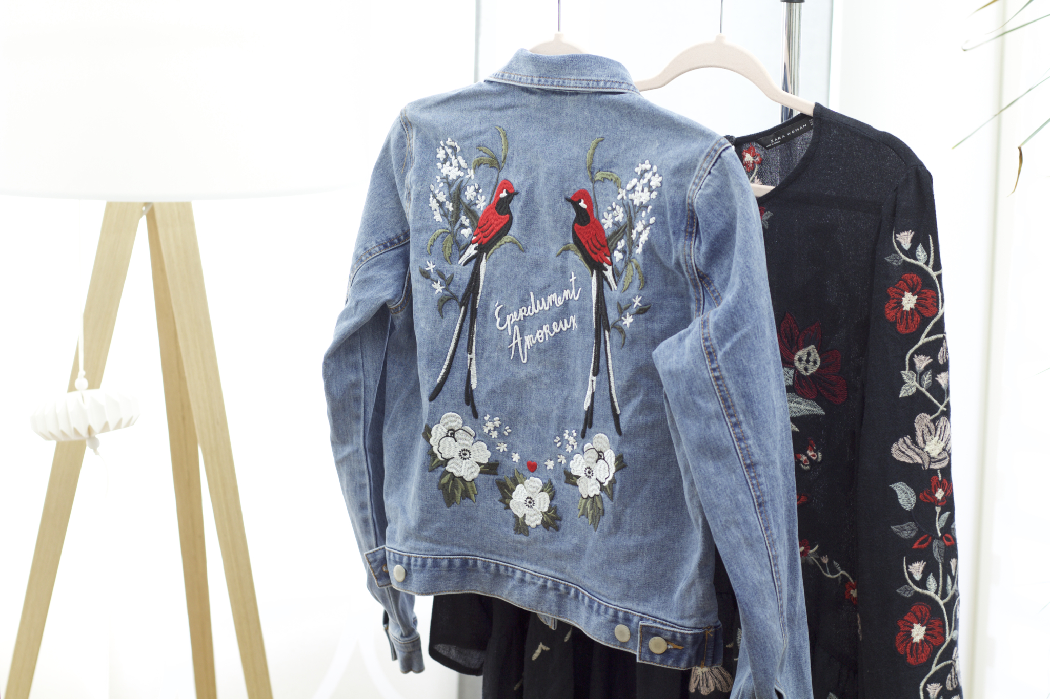 Denim Trend: Floral Embroidered Jeans Jacket - Trend der Saison, die Jeansjacke mit Stickerei