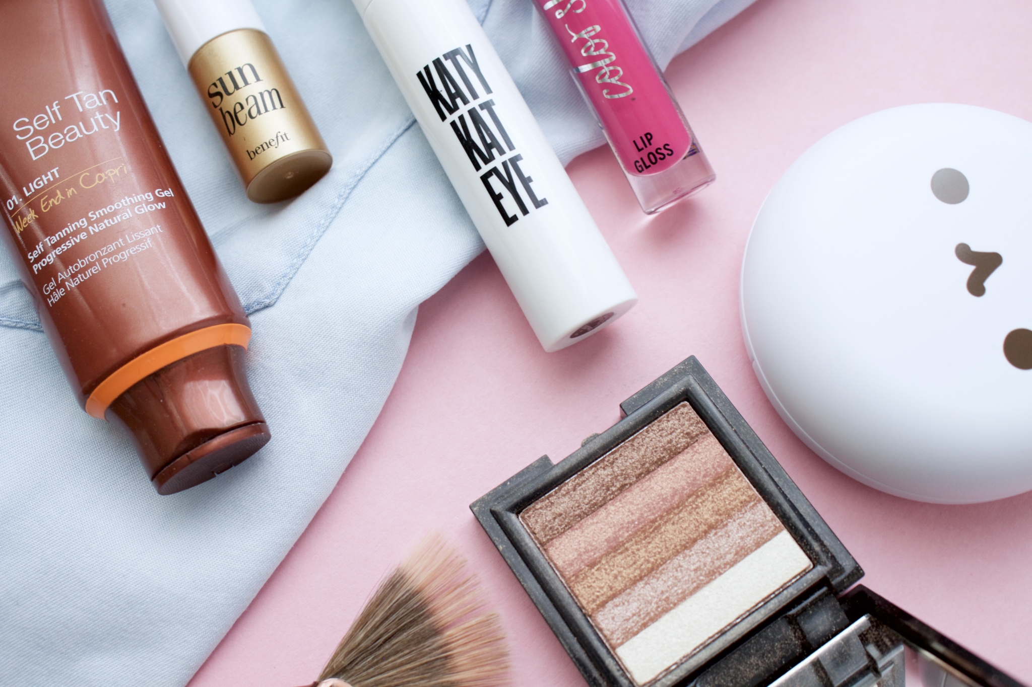 Detailaufnahmen von den verwendeten Produkten: pink meets blue: Sommer make-up look für Rothaarige | Typgerecht - Beauty Blog Leipzig Deutschland Bild 4