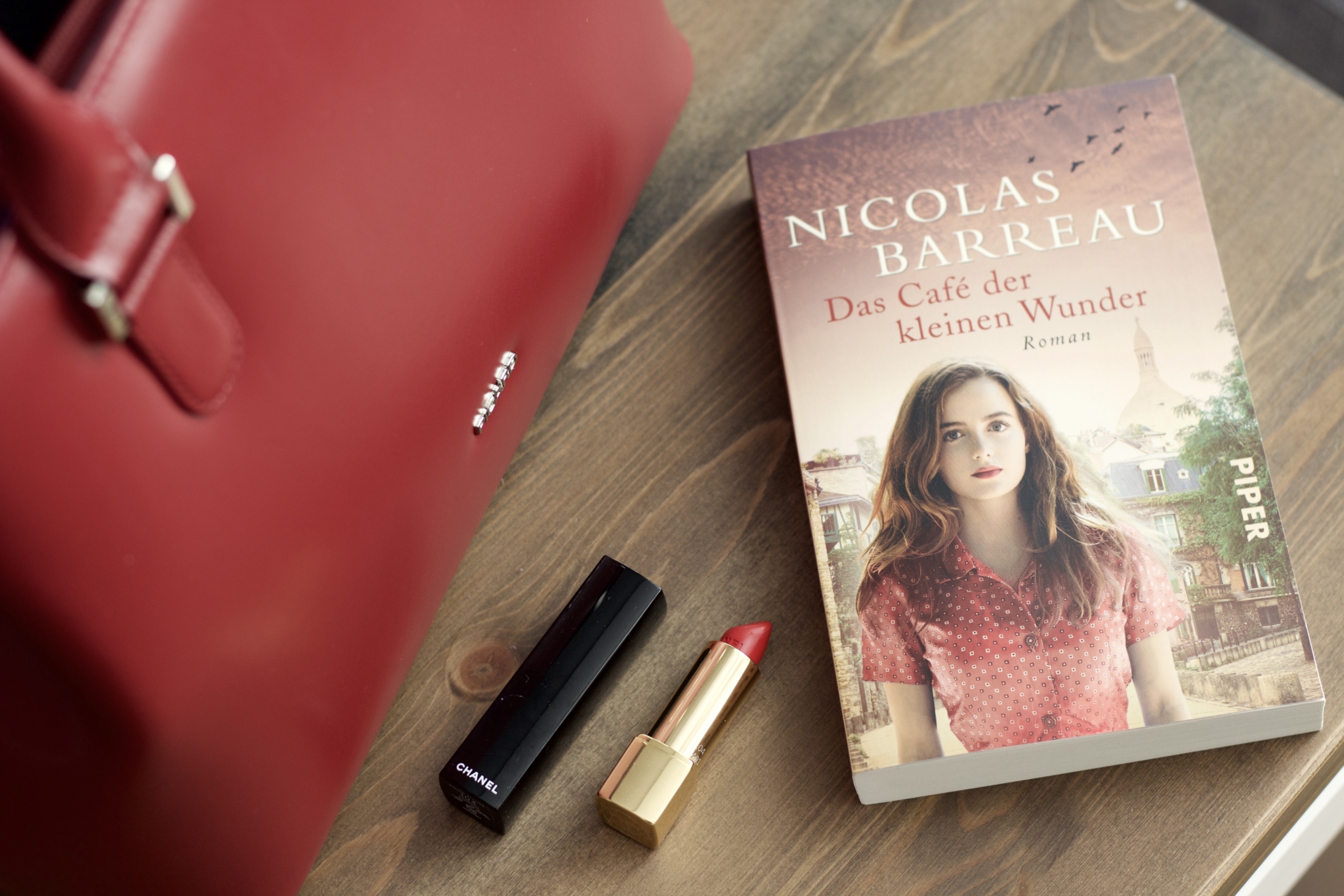 Buchdetails - Outfit zum Buch: "Das Café der kleinen Wunder" Nicolas Barteau - Lifestyle Blog Leipzig