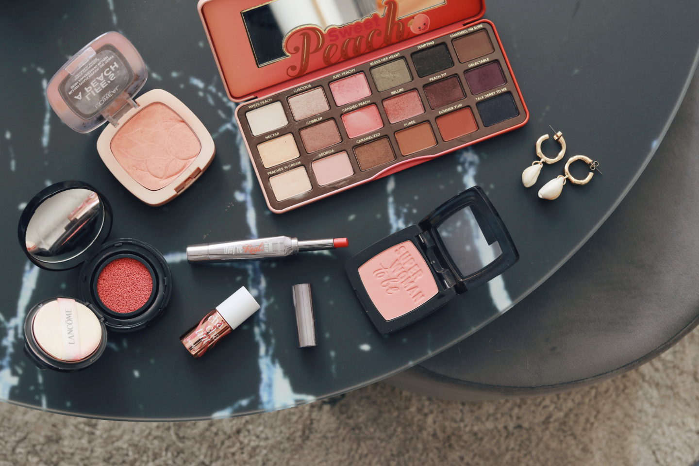 Trendfarbe "living coral": Make-up Look für Rothaarige - Make-Up Produkte