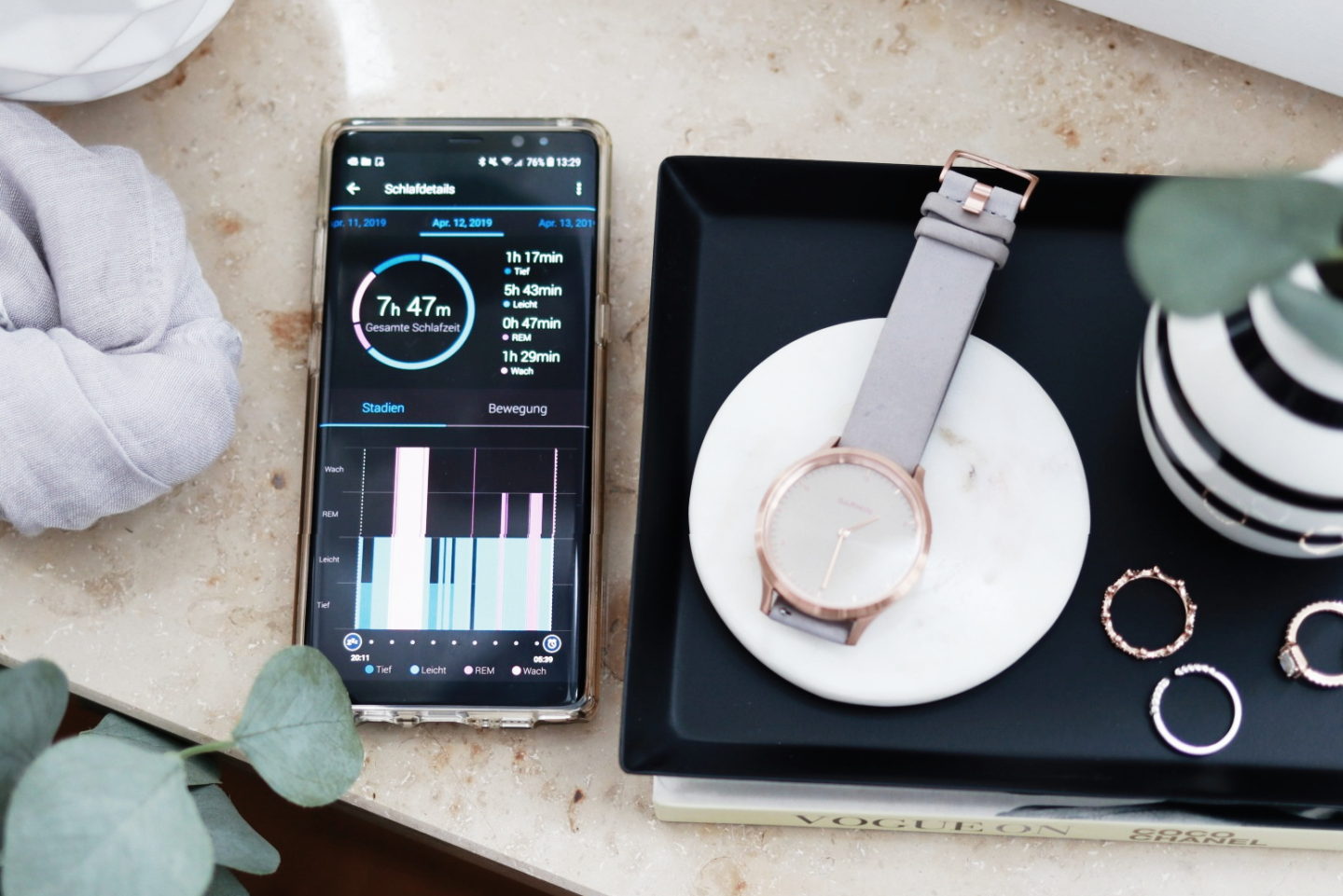 In der App alle Werte der Garmin vivomove® HR Premium Damenuhr im Blick: Smartwatch für einen stressfreien Alltag