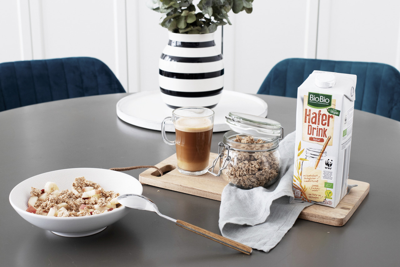 Die besten veganen Milchalternativen für deinen Kaffee, Müsli & Co.