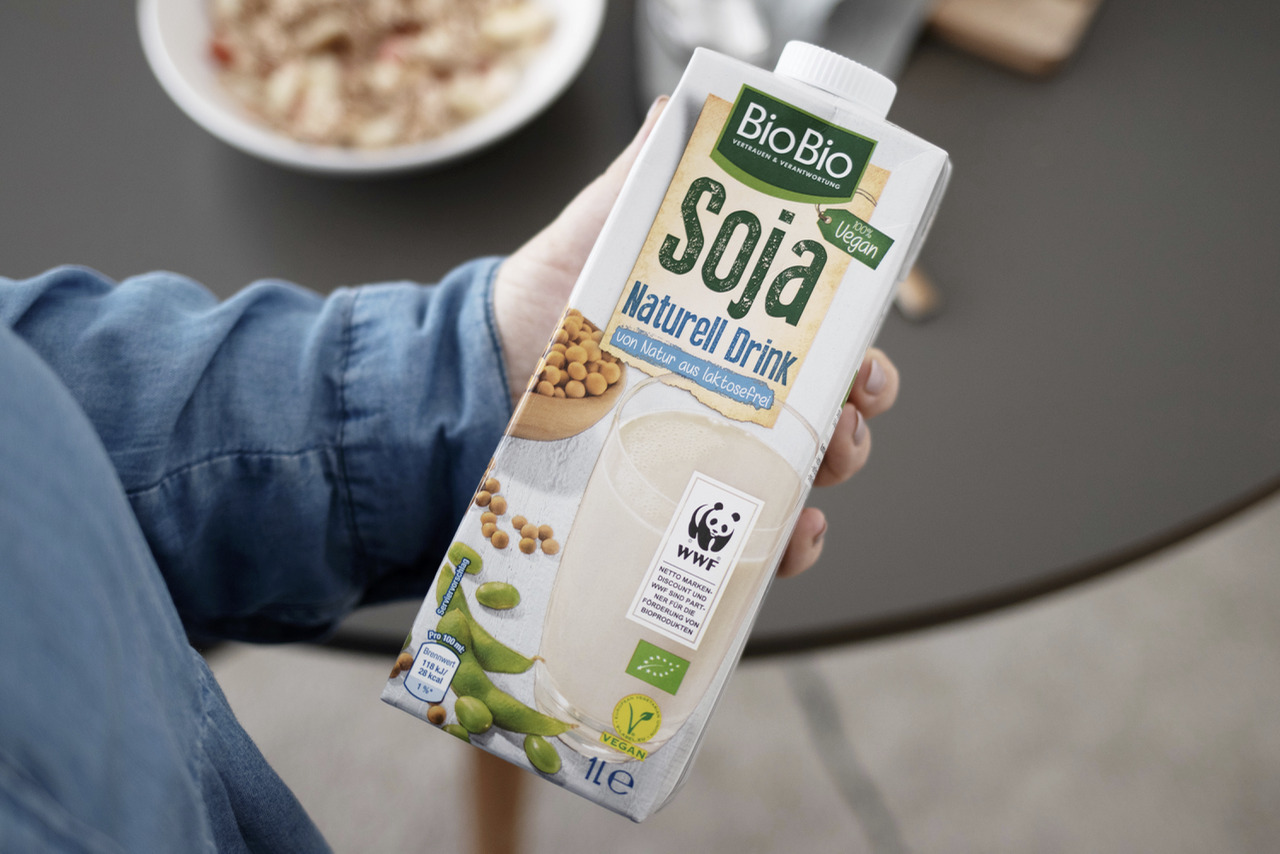 Die besten veganen Milchalternativen für deinen Kaffee, Müsli & Co.