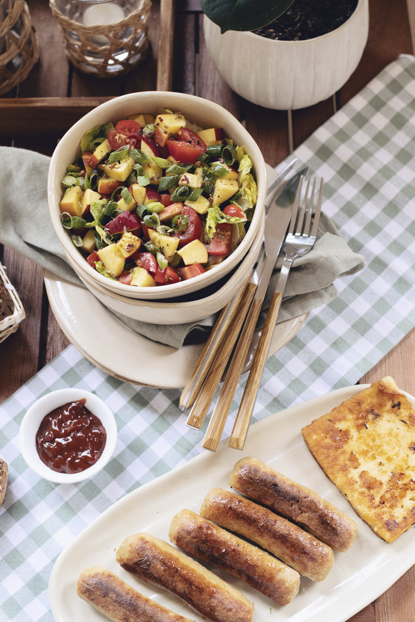 Frischer Sommersalat mit Nektarinen: Perfekt zum Grillen!