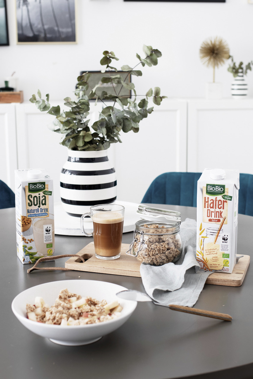 Die besten veganen Milchalternativen für deinen Kaffee, Müsli & Co.