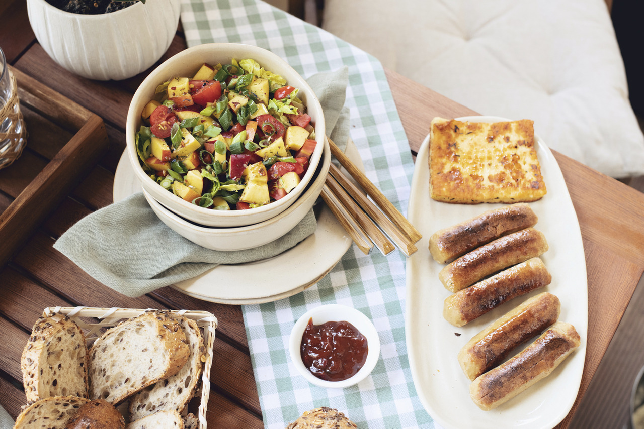 Frischer Sommersalat mit Nektarinen: Perfekt zum Grillen!