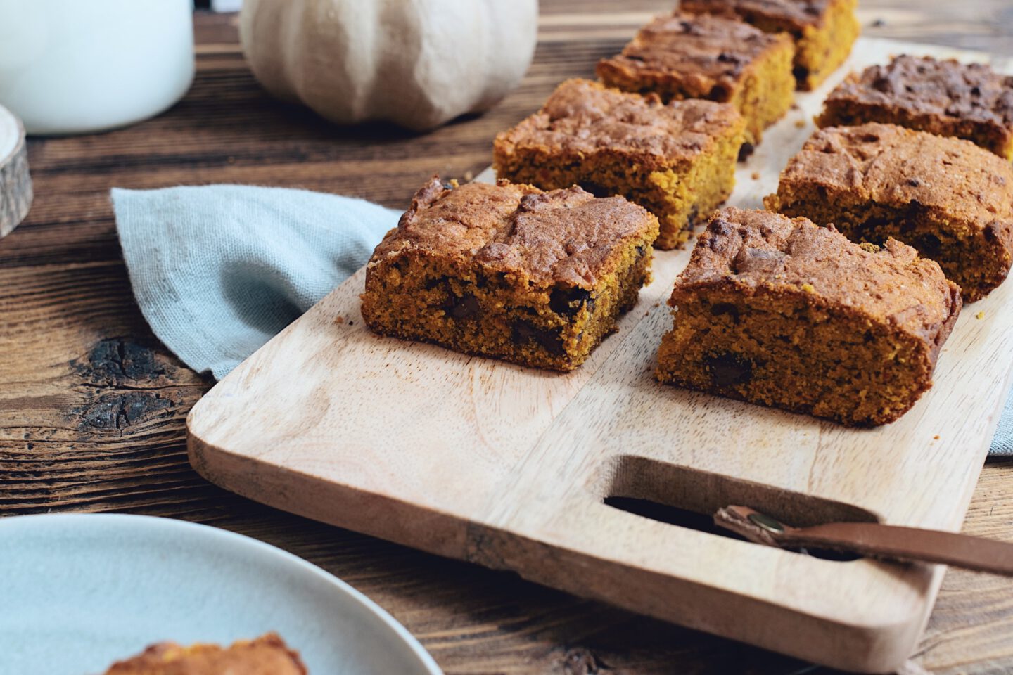 Backen mit Kürbispüree: Kürbis Blondies mit Schokostückchen!